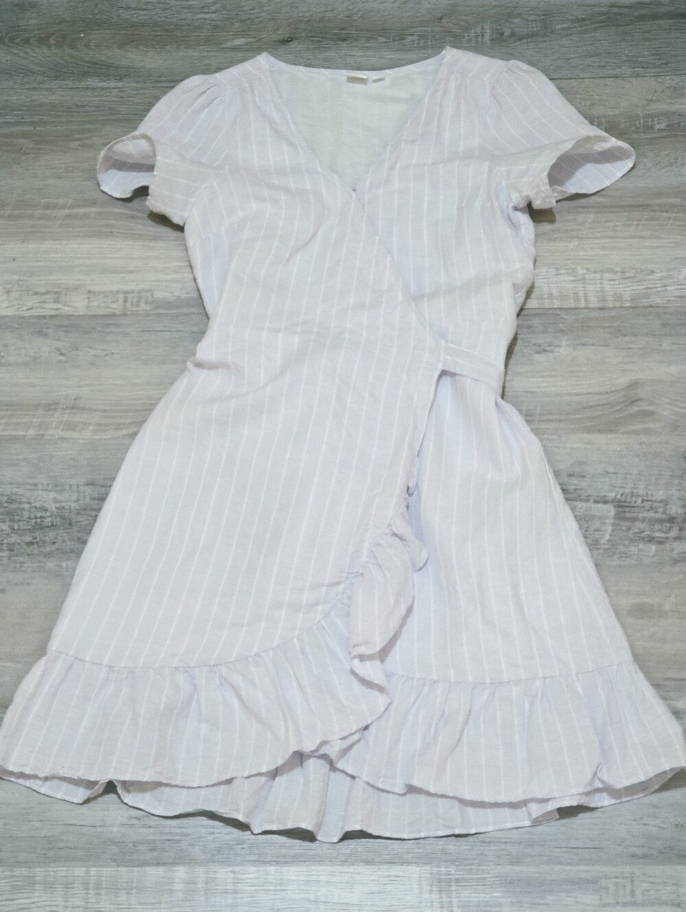 GAP Lavender & White Pinstripe Ruffle Hem Wrap Dress Size Small
